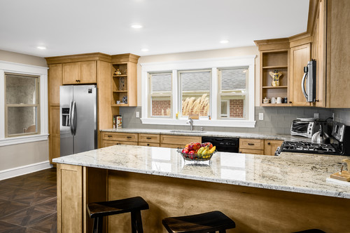 Shaker maple cabinets with Sienna Beige granite 